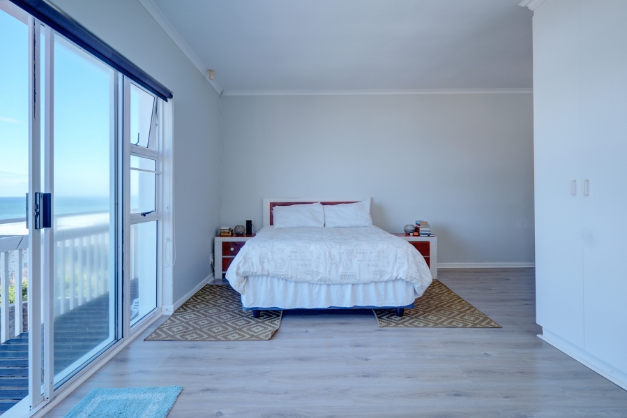 4 Bedroom Property for Sale in Seaview Eastern Cape